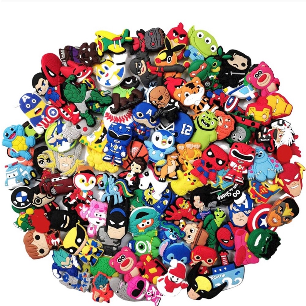 10 random croc jibbitz